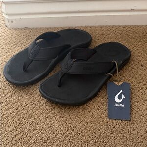 OluKai Black Sandals